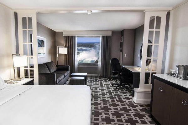 Hilton Niagara Falls-Fallsview Hotel - Suites